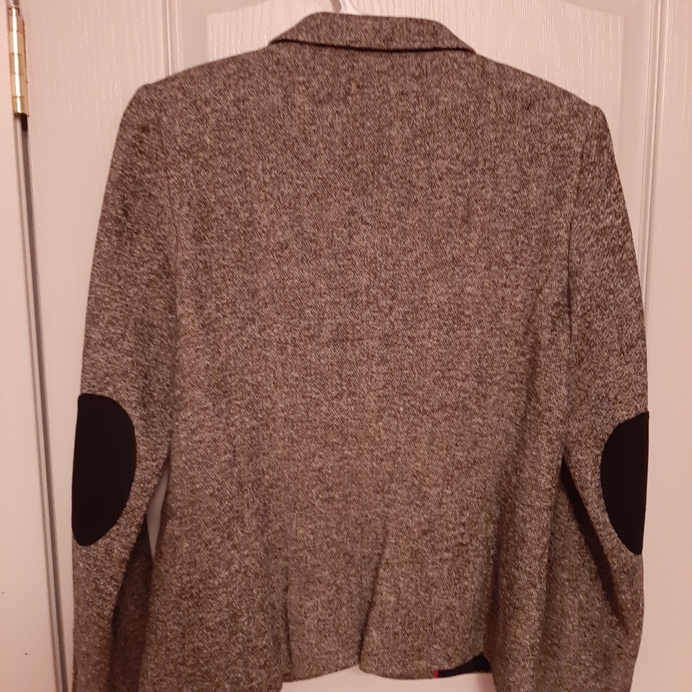Blazer - Picture 3 of 4